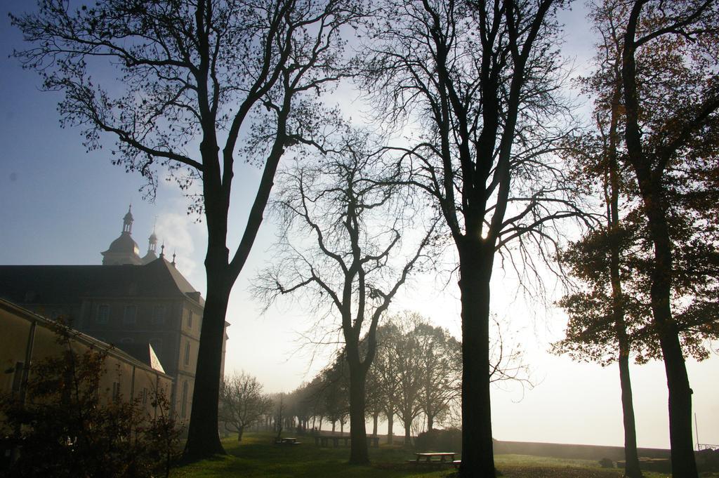 Hotel De L'Abbaye Des Premontres 퐁타무종 외부 사진