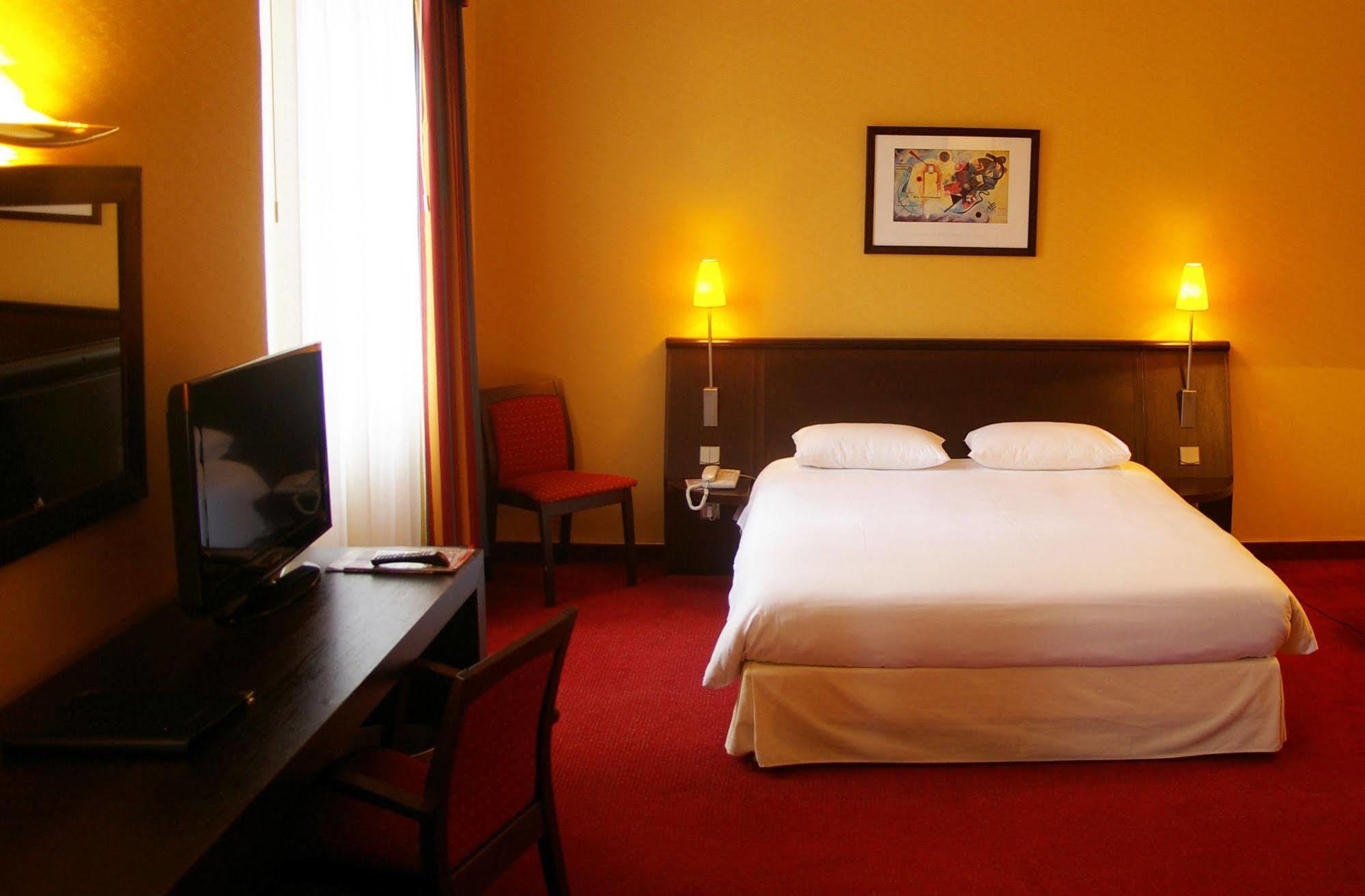 Hotel De L'Abbaye Des Premontres 퐁타무종 외부 사진