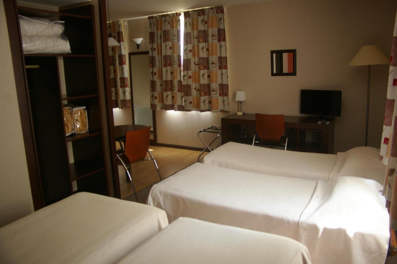 Hotel De L'Abbaye Des Premontres 퐁타무종 객실 사진
