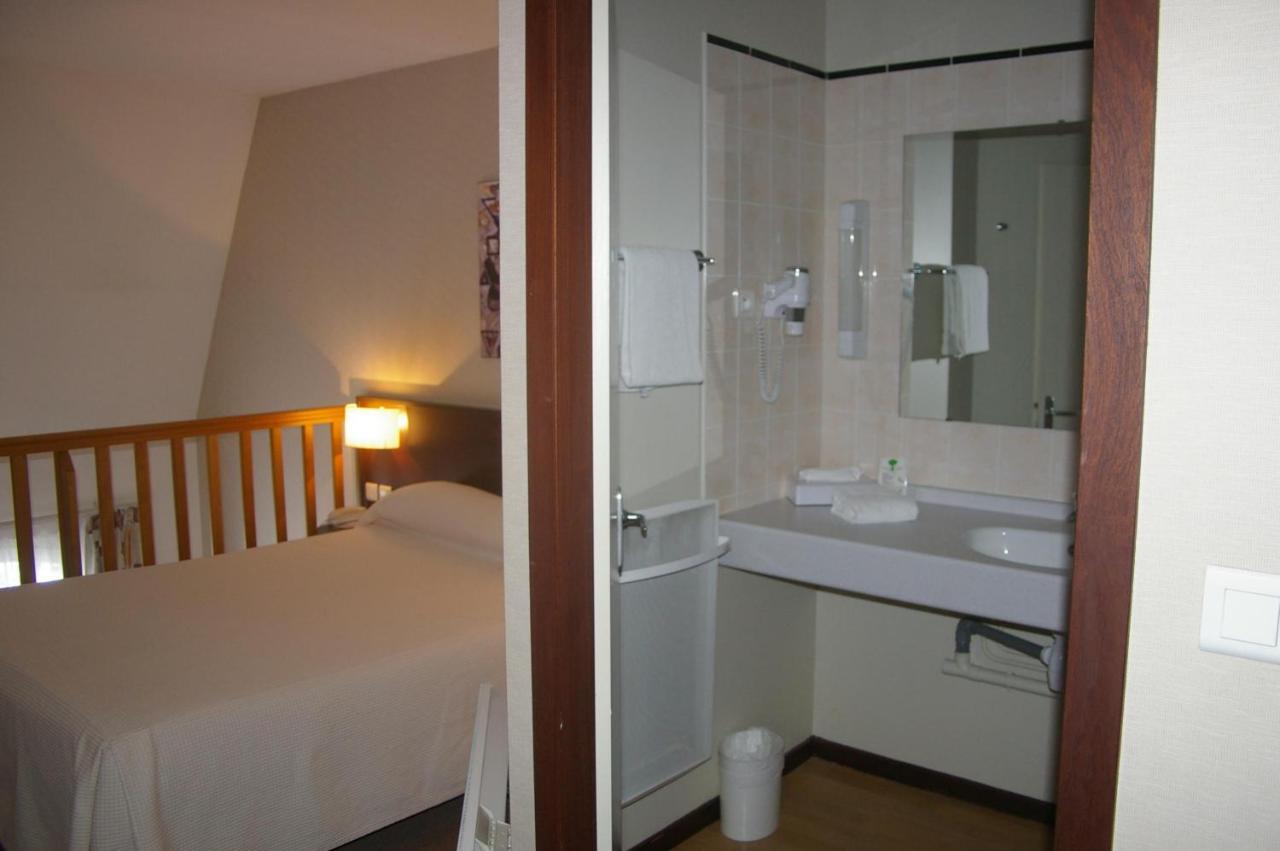 Hotel De L'Abbaye Des Premontres 퐁타무종 객실 사진
